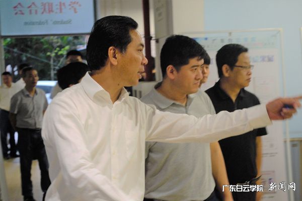 v2veo4Oe_jw0qIbtpYyPL4lPg47sM4C8LSbw62L8c&oid=2103874463&tid=1351&nid=177641&e= 谢可滔董事长(左)旅行修建馆p.jpg