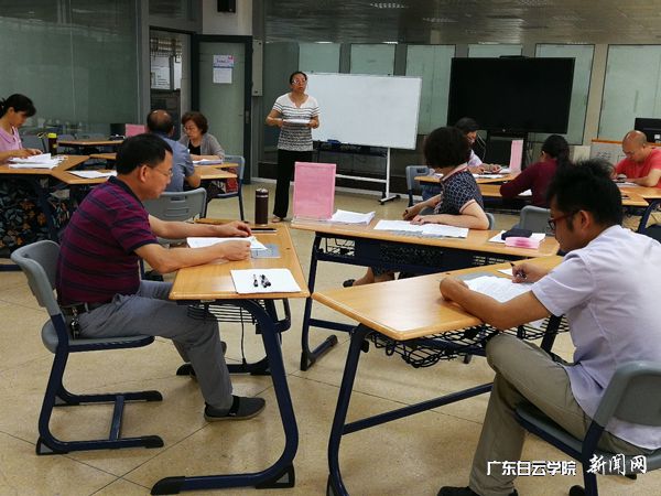 v2veo4Oe_jw0qIbtpYyPL4UPg474L4NPLSbw62J8c&oid=2103874463&tid=1341&nid=133911&e= 立异创业学院副院长赵霖主持评审会.jpg