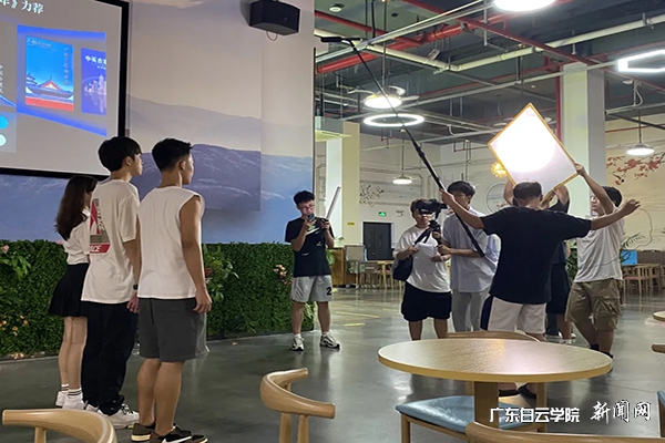 virtual_attach_file.vsb?afc=2Lm7d4nlW7Ll-Pn-l-4L8LaUNV7olnWRo7rRM4NZMNCPL8U0gihFp2hmCIa0U1hRLSybMYhRM4MfL4GDLz7ZozA2LlQ7oRT7LRW7LNQfLmVFnm7DnRvYM46FL47soR-Jqjfjo4OeosXEgDTJQty0LzL8LSyYMR94oz7JqdHnx&oid=2103874463&tid=1341&nid=248391&e= ͬÑâÃÇÔÚÅÄÉãÏÖ³¡¸÷˾ÆäÖ°.jpg