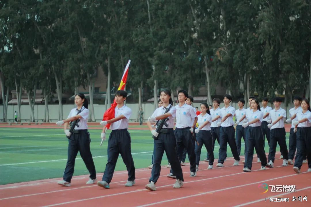 国旗队.jpg 国旗队.jpg