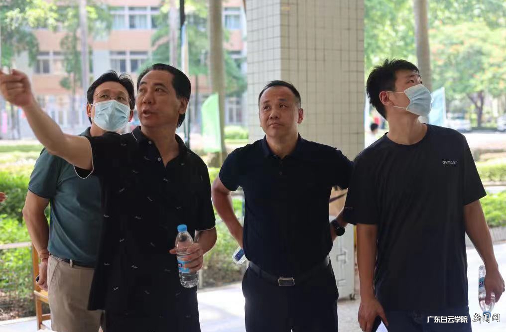 ¶Ê³¤Ð»¿ÉÌÏÒ»Ðй۲ìÎ÷Ð£ÇøÓÐÂÏÖ³¡.jpg ¶Ê³¤Ð»¿ÉÌÏÒ»Ðй۲ìÎ÷Ð£ÇøÓÐÂÏÖ³¡.jpg