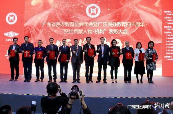 v2veo4Oe_jw0qIbtpYyPL4UPg4-iLm9bLSbw62N8c&oid=2103874463&tid=1341&nid=252891&e= л¿ÉÌ϶ʳ¤£¨ÓÒÁù£©ÉĮ̈Áì½±.jpg