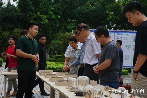 v2veo4Oe_jw0qIbtpYyPL4UPg474MzNiLSbw62E8c&oid=2103874463&tid=1341&nid=135951&e= 校向导旅行展览600.jpg