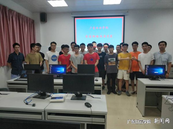 v2veo4Oe_jw0qIbtpYyPL4lPg47sMzNaLSbw6238c&oid=2103874463&tid=1351&nid=175901&e= Ê×½ìÍøÂçÅÀ³æ¾ºÈü²ÎÈüÑ¡ÊÖºÏÓ°.jpg