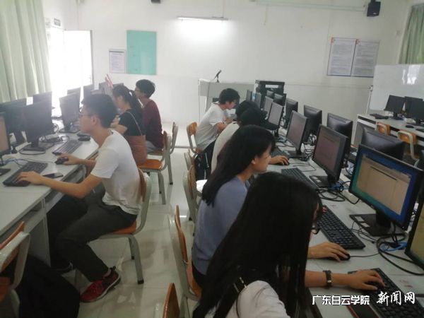 v2veo4Oe_jw0qIbtpYyPL4lPg47sMm-YLSbw62U8c&oid=2103874463&tid=1351&nid=176221&e= ¾ºÈüÏÖ³¡.jpg