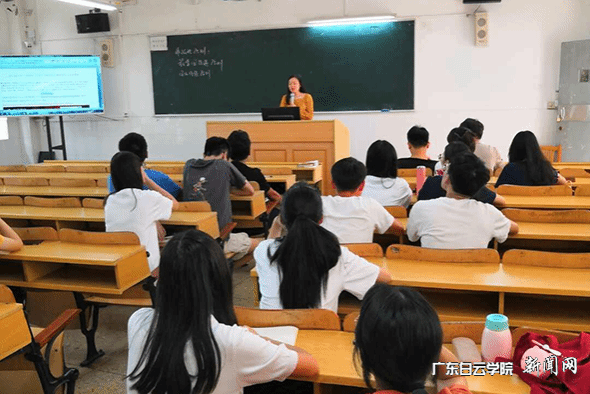 virtual_attach_file.vsb?afc=MnNCosLl-sU4AVouznRnR9sMzCPUmLUbMm-iMmUioRGinll0gihFp2hmCIa0USyiLSyanSyDL7-ZMRr7LzMknzv4MmrVnlCZnzQkLmUZUzfFU8LsMNW7UNVFLlLPL7lJv2bjo4OeosXEgDTJQty0LzLiLSyPM4C4Lm7Jqdnnx&oid=2103874463&tid=1351&nid=176321&e= 陈林艳先生做营业培训.png