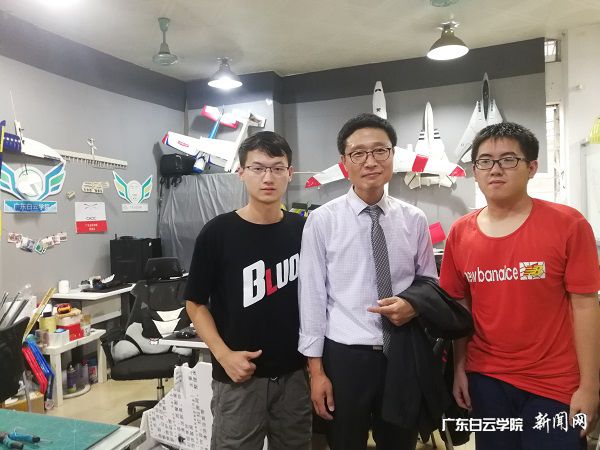 v2veo4Oe_jw0qIbtpYyPL4UPg474L47sLSbw62a8c&oid=2103874463&tid=1341&nid=133171&e= º«¹úÑÓÊÀ´óѧδÀ´Ð£Çø¹ú¼Ê½ÌÓýÔºÔº³¤ÆÓ³Éð©½ÌÊÚ£¨ÖÐÕߣ©ºÍÁ¢Ò쳤ÀÈѧÉúºÏÓ°.jpg