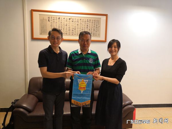 v2veo4Oe_jw0qIbtpYyPoRNPg4-iLRNPgtA8pUicc&oid=2103874463&tid=1891&nid=25091&e= Éò¸ùÉú¸±Ð£³¤£¨ÖУ©½Ó´ý̨ÍåÖйúÎÄ»¯´óѧ´ú±í²Ì¼Ñ÷루×󣩺Ϳ×ÐÄâù£¨ÓÒ£©.jpg