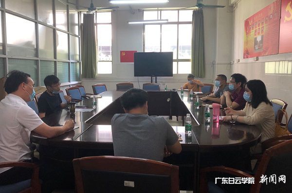 v2veo4Oe_jw0qIbtpYyPL4UPg4-iMmvZLSbw6268c&oid=2103874463&tid=1341&nid=256781&e= 大数据与盘算机学院聚会现场.jpg