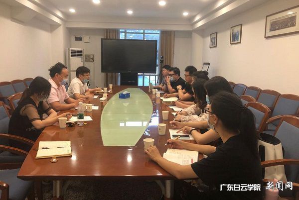 v2veo4Oe_jw0qIbtpYyPL4UPg4-iMmvZLSbw6268c&oid=2103874463&tid=1341&nid=256781&e= 传媒学院聚会现场.jpg