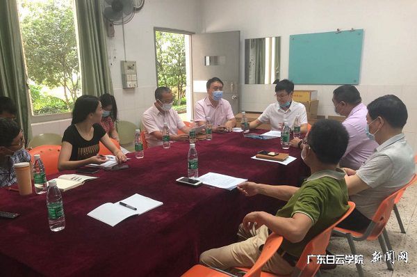 v2veo4Oe_jw0qIbtpYyPL4UPg4-iMmvZLSbw6268c&oid=2103874463&tid=1341&nid=256781&e= 社会与公共治理学院、、教育与体育学院聚会现场.jpg