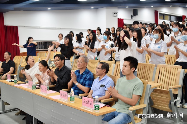 virtual_attach_file.vsb?afc=RLmr72MmNiMR6kMVRlPLRAVUlW2ozM22oz7ZUNr7Mm7sLR70gihFp2hmCIa0UYhfMYy4okyYUmTRollDUlnVUmUZo7nfMzVfn7lZMmlanzfFozAfnl7aLmVFL4VkU8CJqjfjo4OeosXEgDTJQty0LzL8LSyYMRNZLR7Jqddnx&oid=2103874463&tid=1341&nid=249801&e= È«³¡Ò»Æë¸ß³ª¡¶ÎÒµÄ׿¹ú¡·.jpg