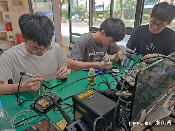 virtual_attach_file.vsb?afc=RLz974oz-4LRUanVNM2U8n7LmlYL4U2anRW2ozQVUN-inNU0gihFp2hmCIa0UYy4UYyZMShVMRf2nzL8L7LaUmU4LRA7nzV2U8-PLzrRLlnFnRn7MRGZMlMFL4W2ozGJqjfjo4OeosXEgDTJQty0LzL8LSyYMRNZMR7Jqddnx&oid=2103874463&tid=1341&nid=249841&e= ѧÉúÉè¼ÆÖÆ×÷ÏîÄ¿Àú³Ì.jpg