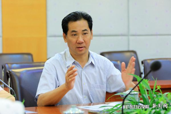 v2veo4Oe_jw0qIbtpYyPL4UPg474Mz7DLSbw62X8c&oid=2103874463&tid=1341&nid=135161&e= 谢可滔董事长在交流会上讲话.jpg