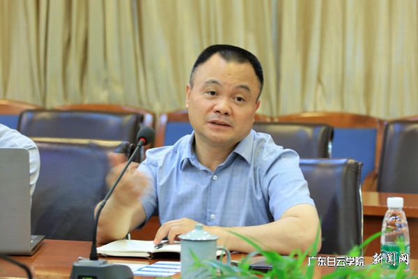 v2veo4Oe_jw0qIbtpYyPL4UPg474Mz7DLSbw62X8c&oid=2103874463&tid=1341&nid=135161&e= 深圳市欧盛自动化有限公司董事长卓曙虹在交流会上讲话.jpg