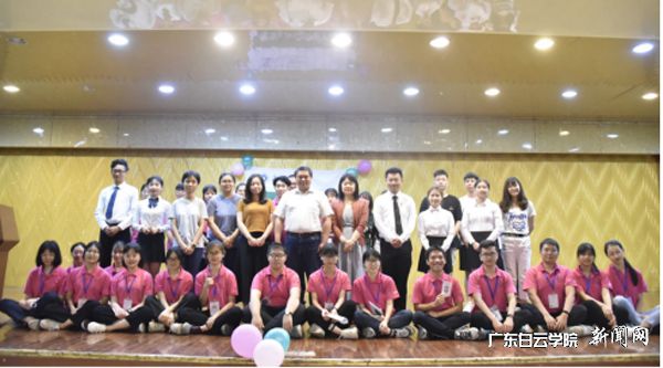 v2veo4Oe_jw0qIbtpYyPL4lPg47sM4lsLSbw62M8c&oid=2103874463&tid=1351&nid=177571&e= 全体职员合影留念y6004.jpg