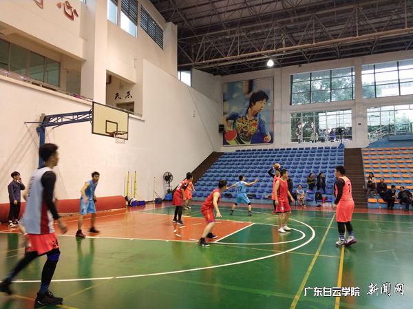 v2veo4Oe_jw0qIbtpYyPL4UPg474M47bLSbw6288c&oid=2103874463&tid=1341&nid=137191&e= Ë«·½Ö°Ô±ÔÚÒ¼ºÅÓéÀÖÌåÓý¹Ý¿ªÕ¹ÀºÇòÓÑÒêÈüp.jpg