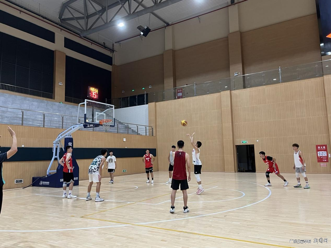 角逐现场.png 角逐现场.png