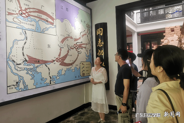 virtual_attach_file.vsb?afc=knz6R2nNlbM4lYM7lMkUzlaU8-YM4fV7olW2o7lsnllDLN-0gihFp2hmCIa0LSyPMSy8oSysMzWRLln7UzvDMmMVLR-aLRCboR6kMlMRnRQFL77inNQ2LRAFLlCbUzGJv2bjo4OeosXEgDTJQty0LzL8LSyYMRNDLm7Jqd2nx&oid=2103874463&tid=1341&nid=249621&e= 学院党总支书记李志华讲述两次革命东征历程.png