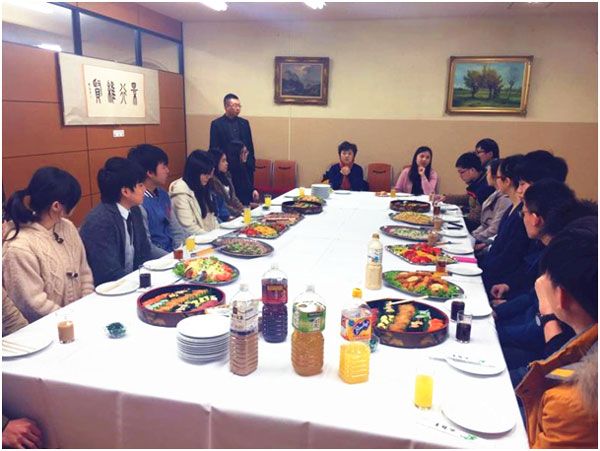 Éò´¿Çí¸±Ôº³¤Î¿ÎÊÔÚÈÕÁôѧÉú Éò´¿Çí¸±Ôº³¤Î¿ÎÊÔÚÈÕÁôѧÉú