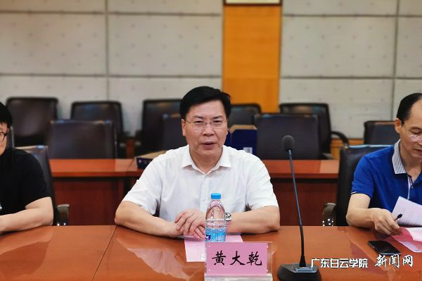 v2veo4Oe_jw0qIbtpYyPL4UPg4-iMmGYLSbw62F8c&oid=2103874463&tid=1341&nid=256021&e= »Æ´óǬУ³¤½²»°.jpg