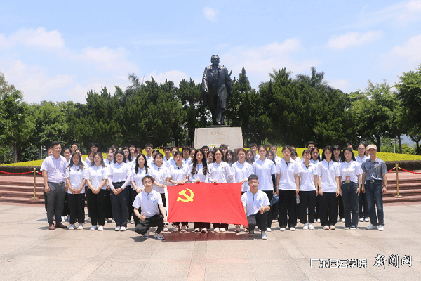 virtual_attach_file.vsb?afc=rMlLIYMl7iMm7bo5zLbMmLYMzUYM8lCanllbUzQfLm-PM870gihFp2hmCIa0MYhkL1yaokhfnN7snRvZLRNPM7rknRT2UlUZU4NsUNrRLmrFollYUzv4UNMFLlQVnRLJv2bjo4OeosXEgDTJQty0LzL8LSyYMRNbM47JqdQnx&oid=2103874463&tid=1341&nid=249971&e= 莲花山上全景留念.png