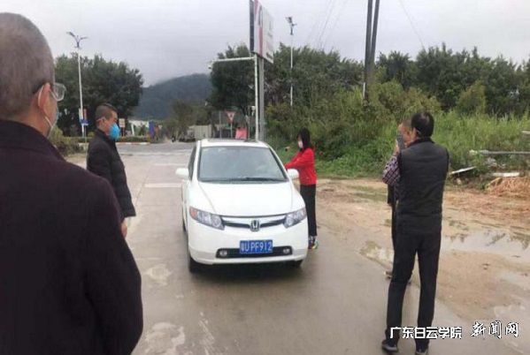 8c&oid=2103874463&tid=1341&nid=258071&e= Ñ¦ï¿æÂͬÑâÔÚ´å¿Ú¼à²â˾³ËÖ°Ô±ÌåÎÂ.jpg