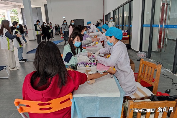 virtual_attach_file.vsb?afc=vnl76sozrkLmrfL_7VfMl-iUmC4oz6F7L4M7L8UiM46RL7-0gihFp2hmCIa0U1yPnkh7LkhknR-4nm7PnRl8MzrRL4L4MRQVLRlDMl7YLlMFL8WRnNUDMmAFLNQ7oz-Jqjfjo4OeosXEgDTJQty0LzL8LSyYMzLPLm7Jqd9nx&oid=2103874463&tid=1341&nid=253121&e= ±±Ð£Çø×ÔÔ¸Ï×ѪѧÉúÕýÔÚÏ×Ѫ.jpg